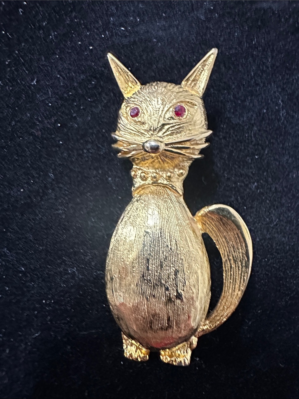 #368  CAT - Signed Daria Vintage Cat Brooch
